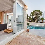 Hotel apartamentowy Pela 3*