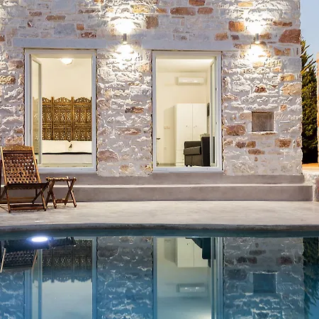 Pela アパートホテル Alikí