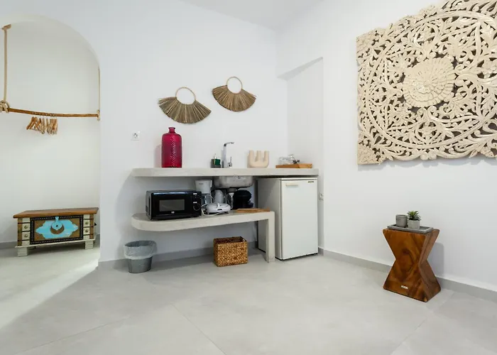 Pela アパートホテル Alikí