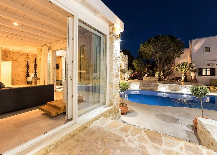 Pela アパートホテル 3*