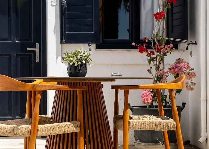 Pela Aparthotel Aliki (Paros)