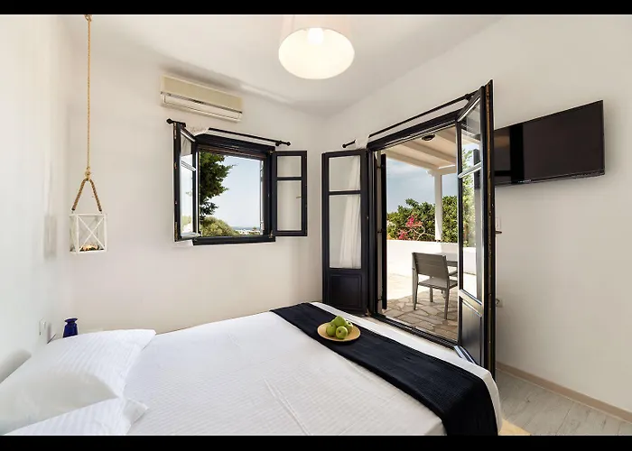 Pela Aparthotel Aliki (Paros)